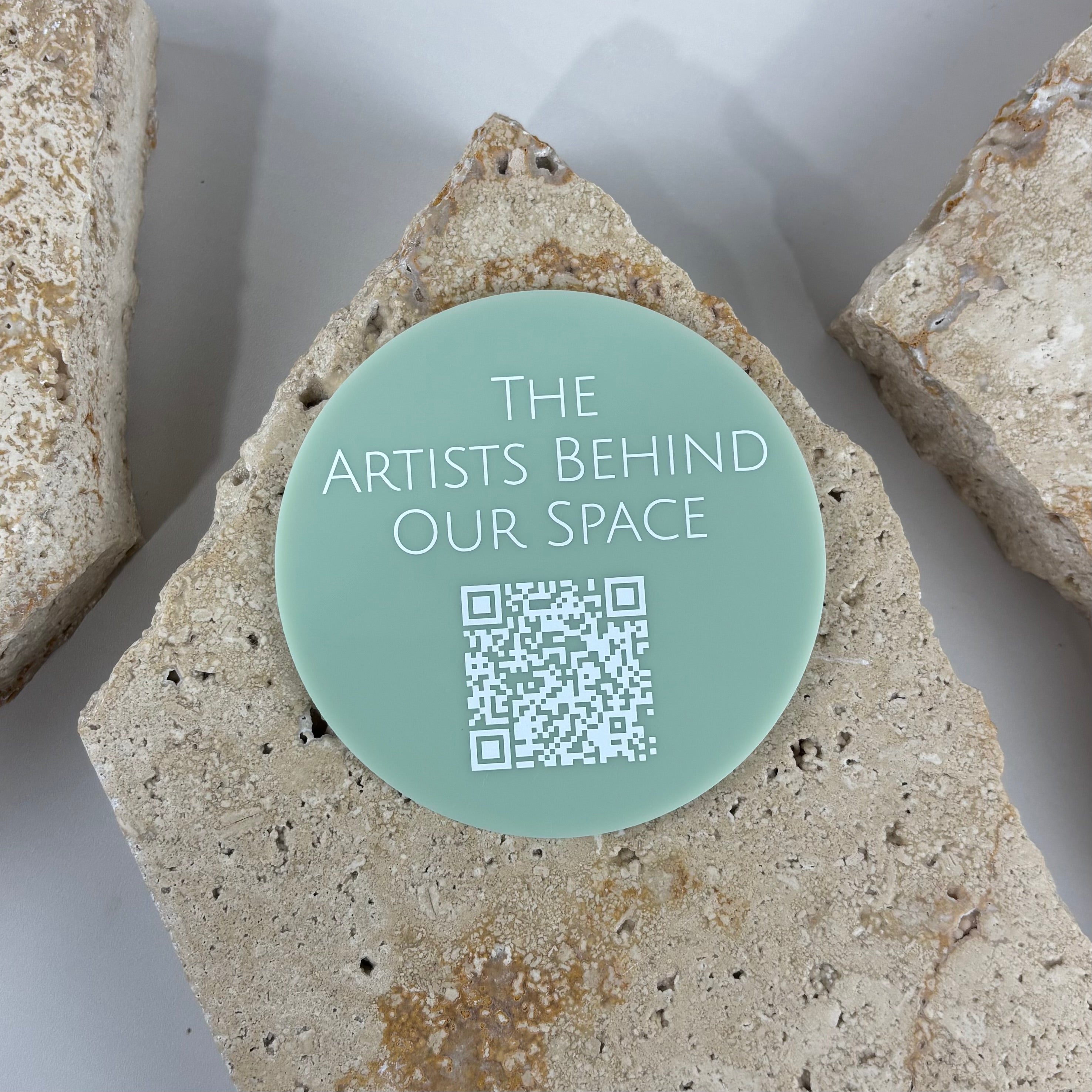 Custom acrylic QR code sign for salons, beauty studios, shared workspaces and creative businesses. Modern countertop display featuring a scannable QR code designed to connect customers with team members, social media profiles, booking links or business information with a simple scan.