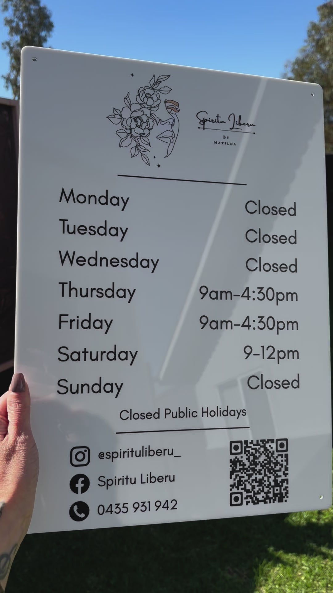 Acrylic business hours sign with custom trading times – durable shop and salon signage. Video