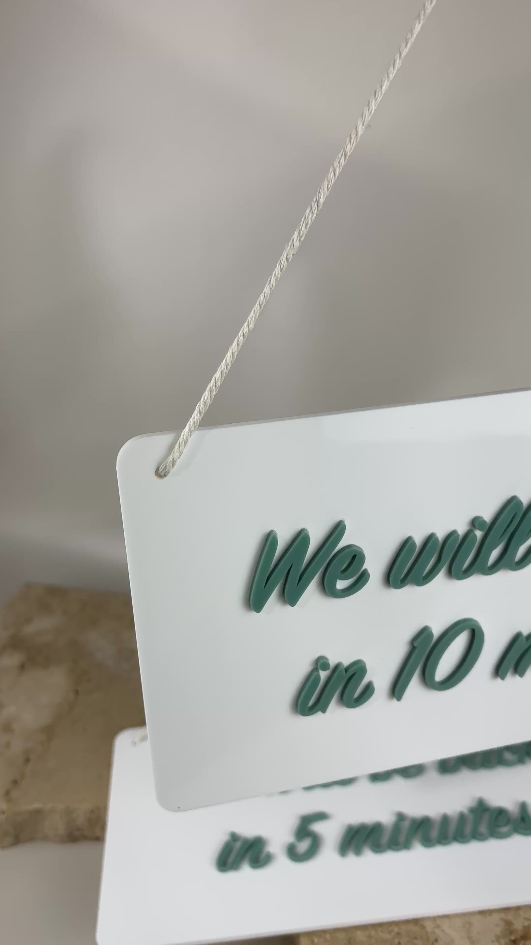 Personalised acrylic back in 5 minutes and back in 10 minutes door signs with hanging rope for shop and salon use