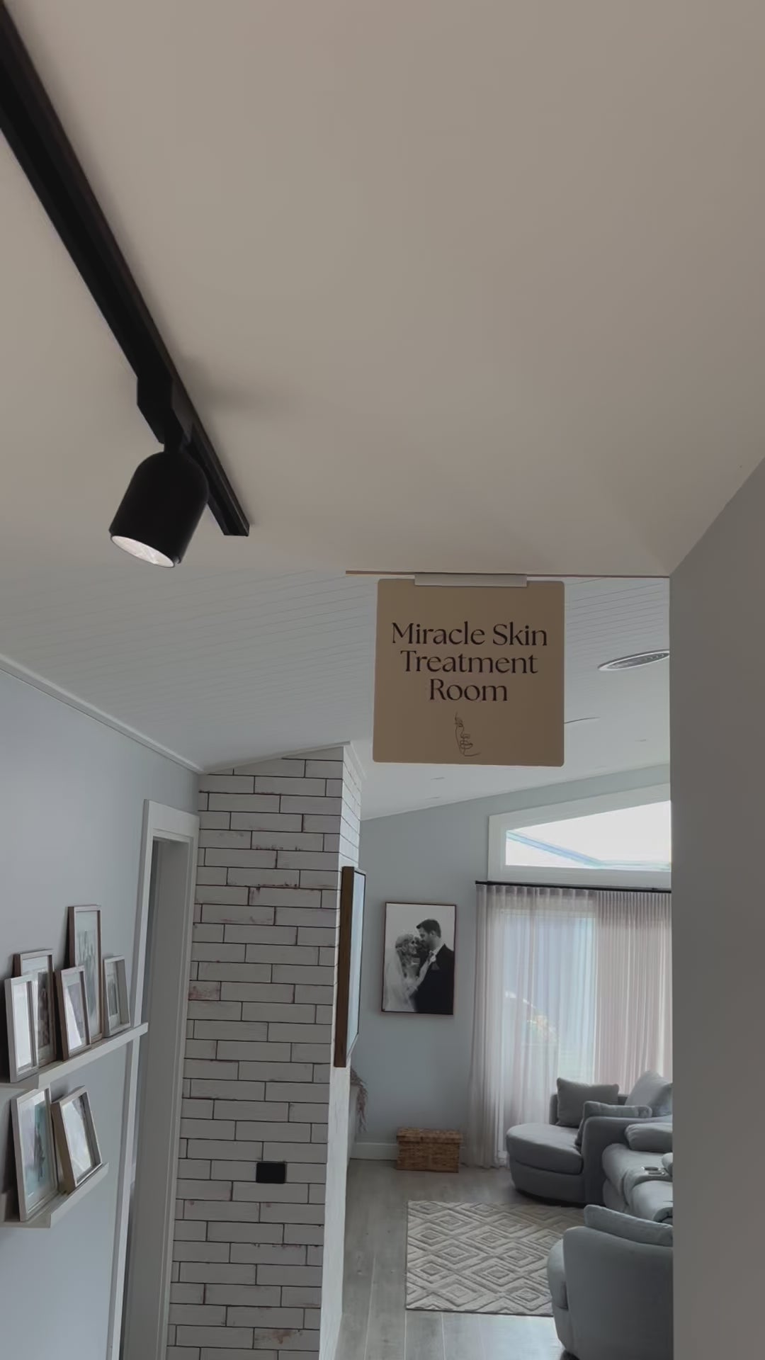 custom hanging corridor sign for skin treatment room in beauty salon