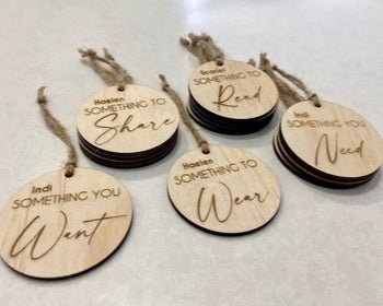 Christmas gift tag set