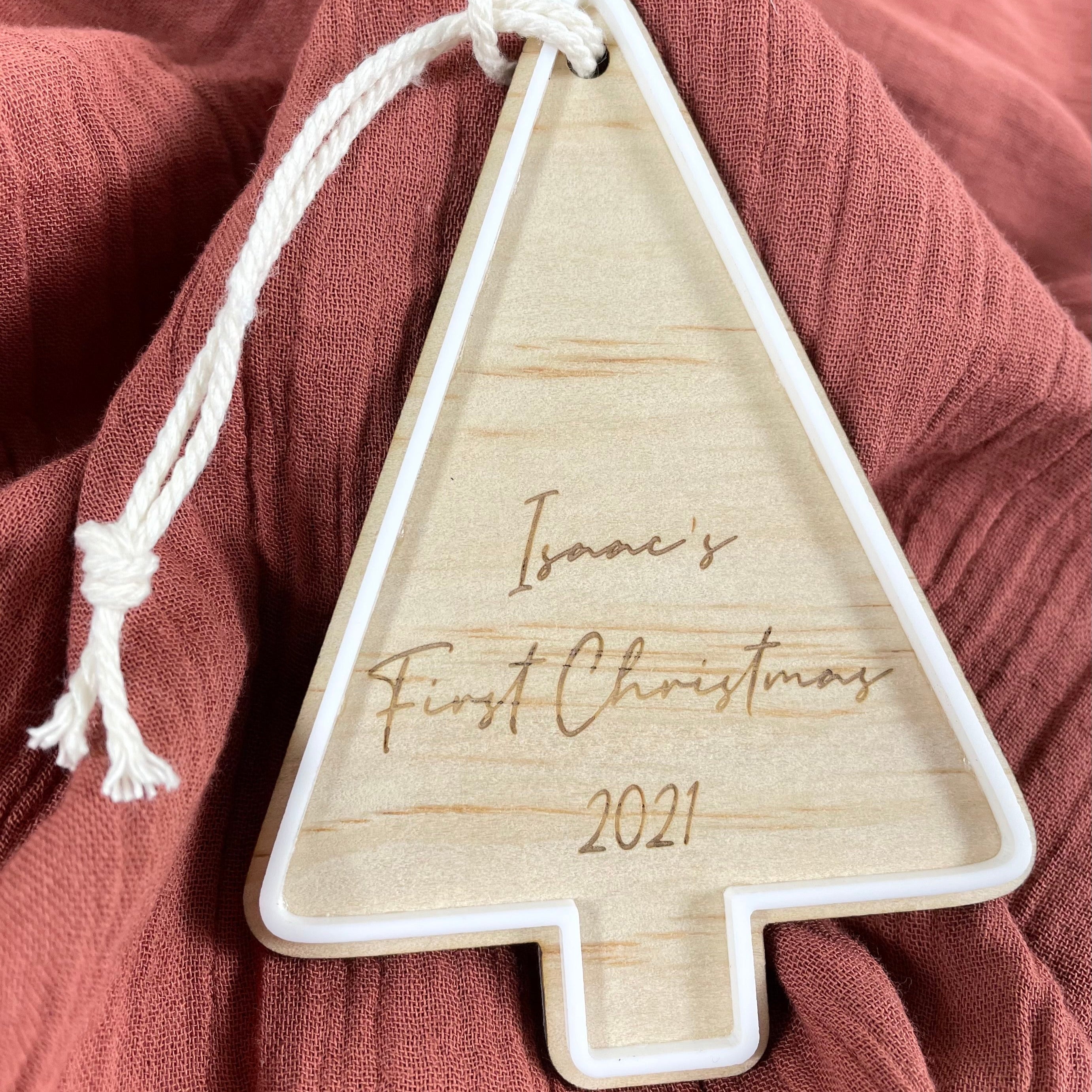 Minimalist Christmas tree name bauble