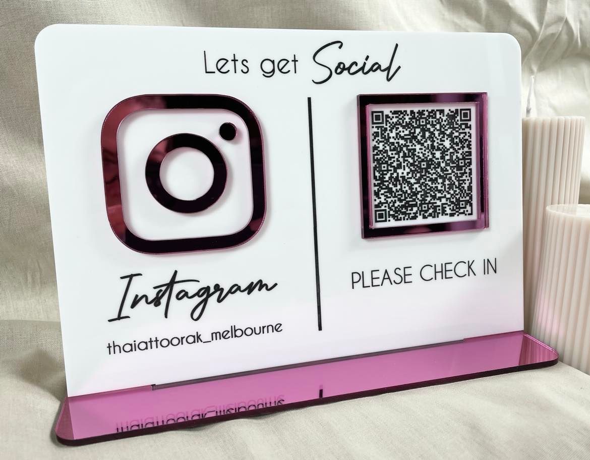 Social media stand - og