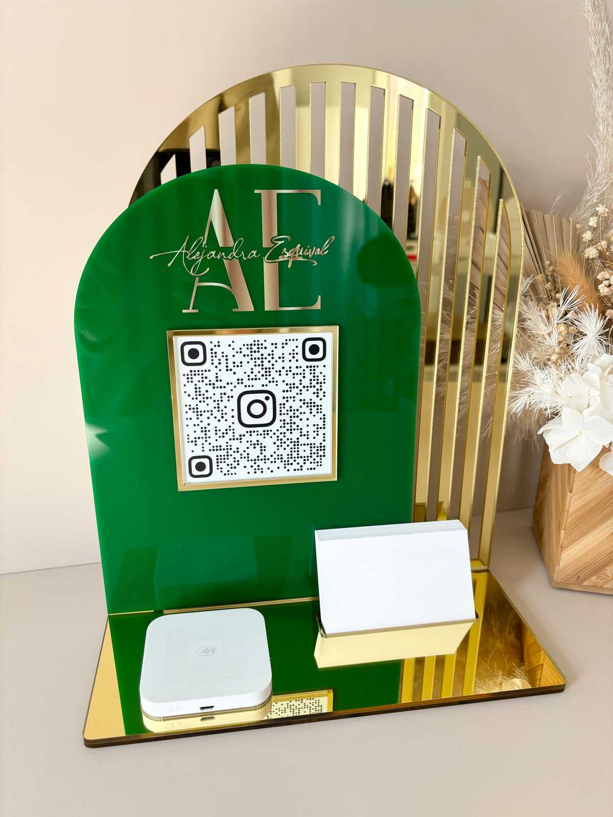 Double arched card holder 