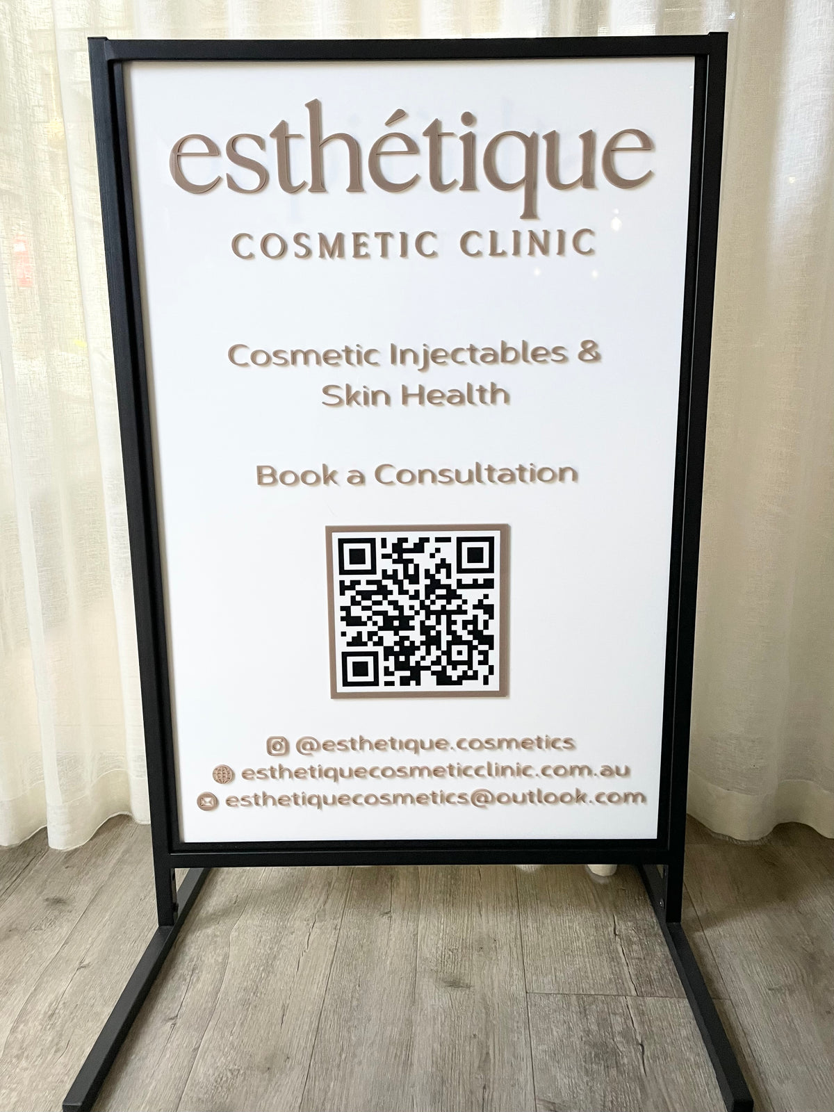 Advertising stand 