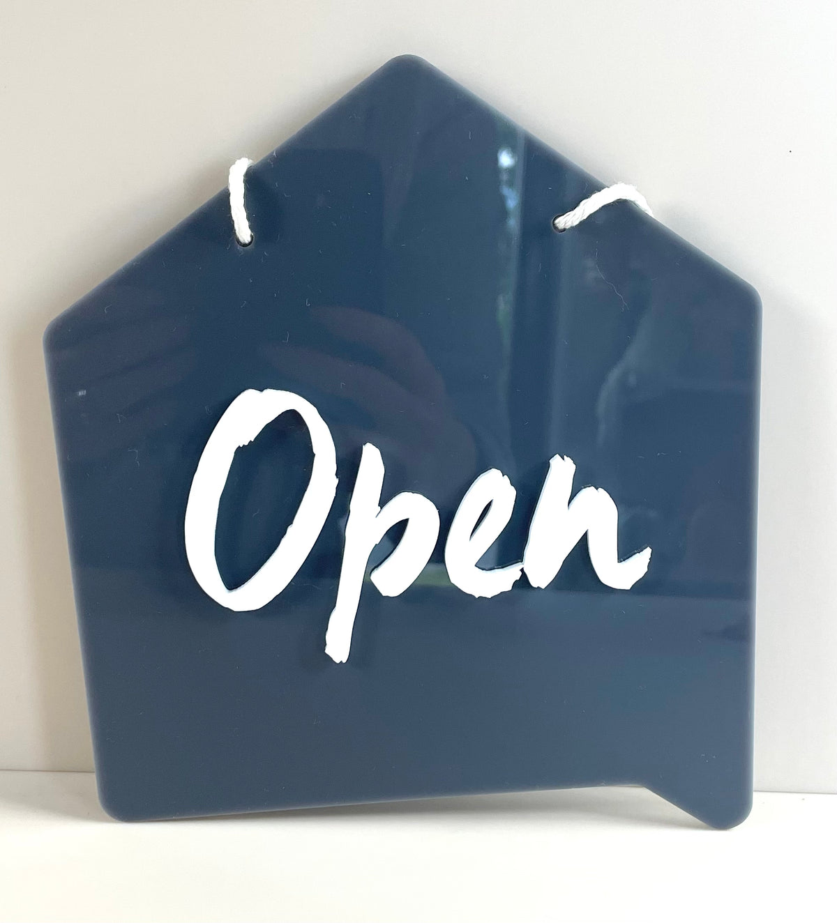 Small open/closed sign