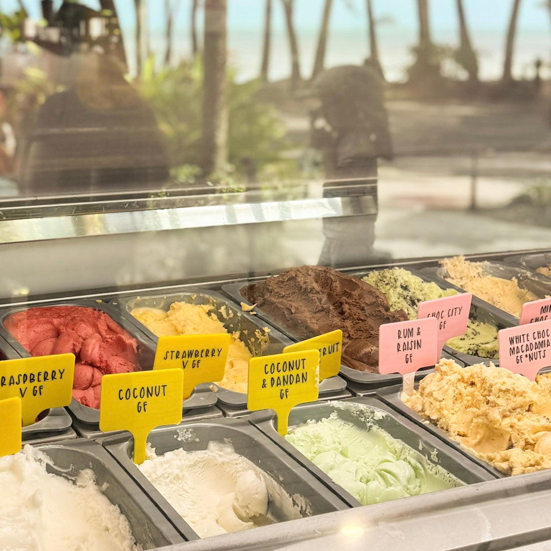 Custom acrylic ice cream flavour sticks with UV printed labels, personalised gelato display signs for ice cream shops, gelato bars, dessert cafés, frozen yoghurt stores and food displays.