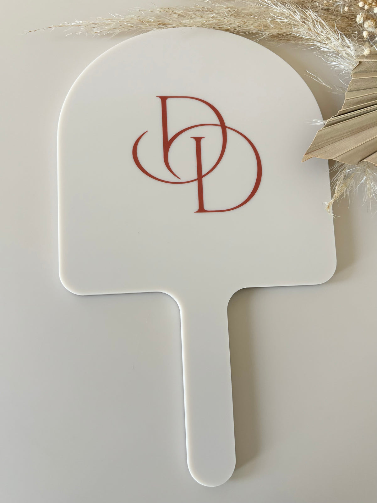 Arched handheld mirror 