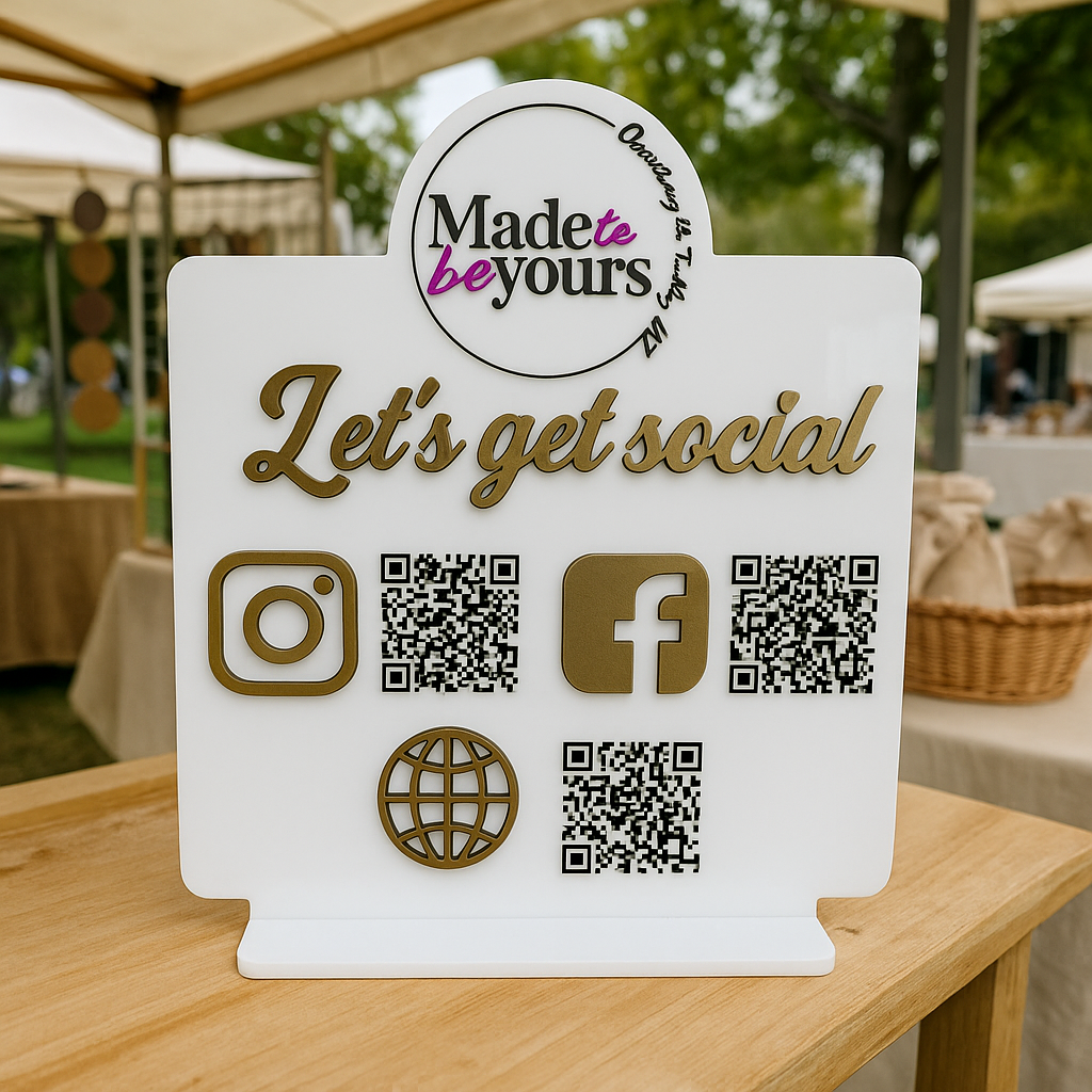 Market social media stand 