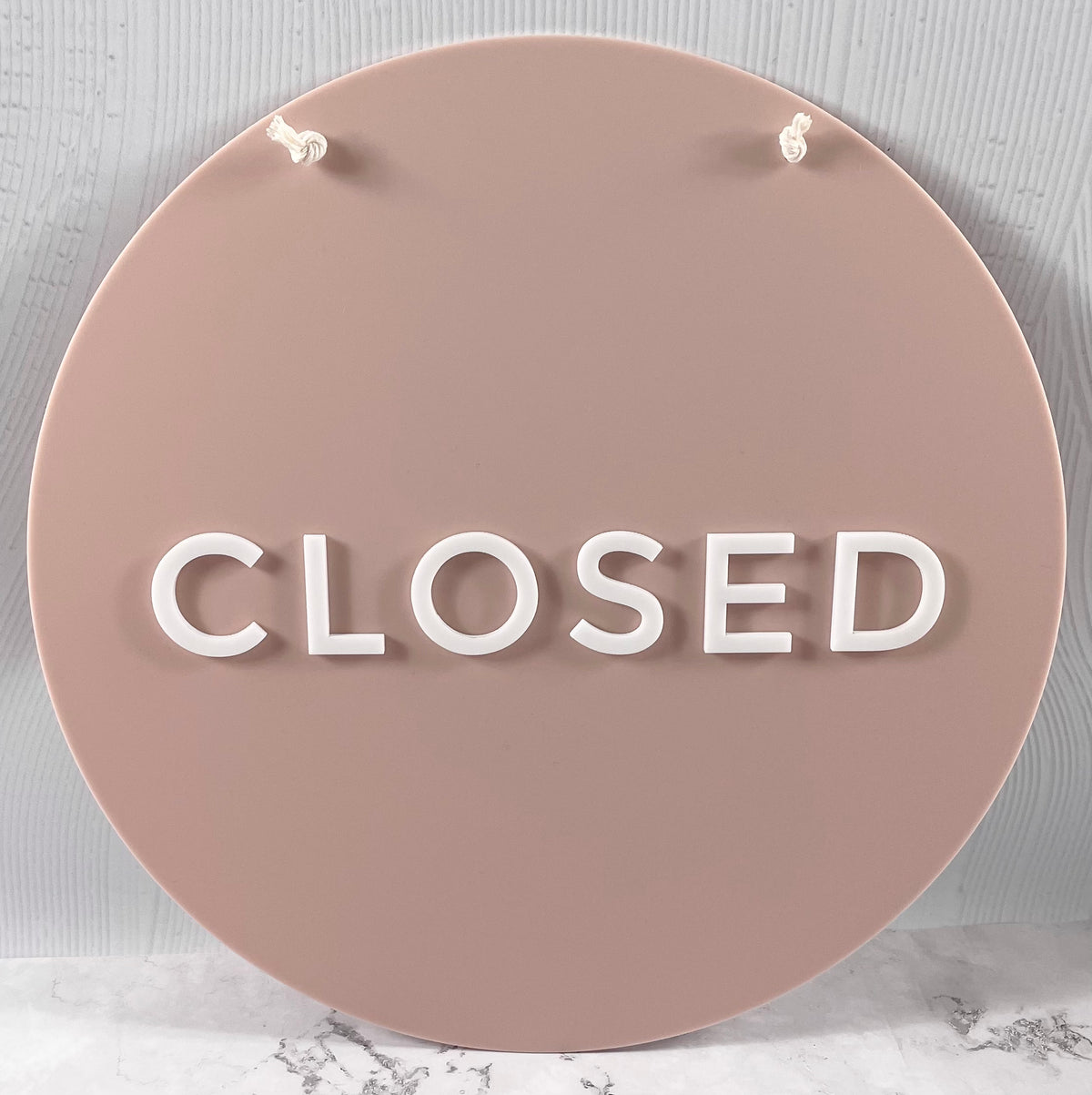 closed sign 