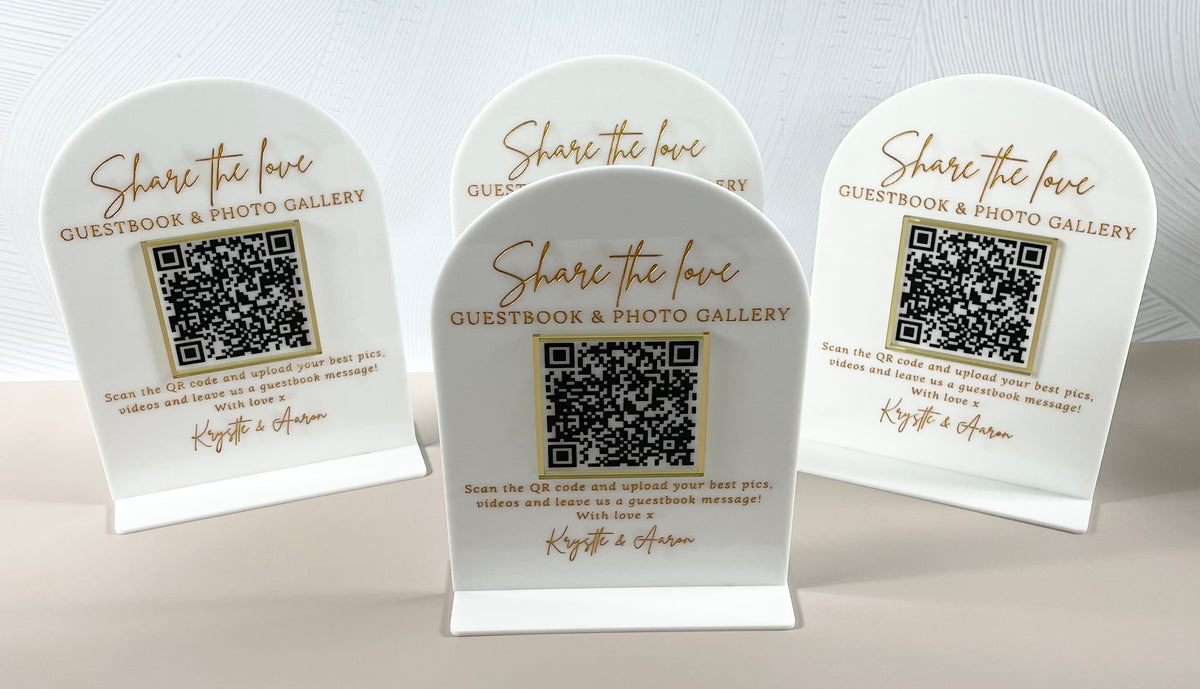 qr code stand for wedding 