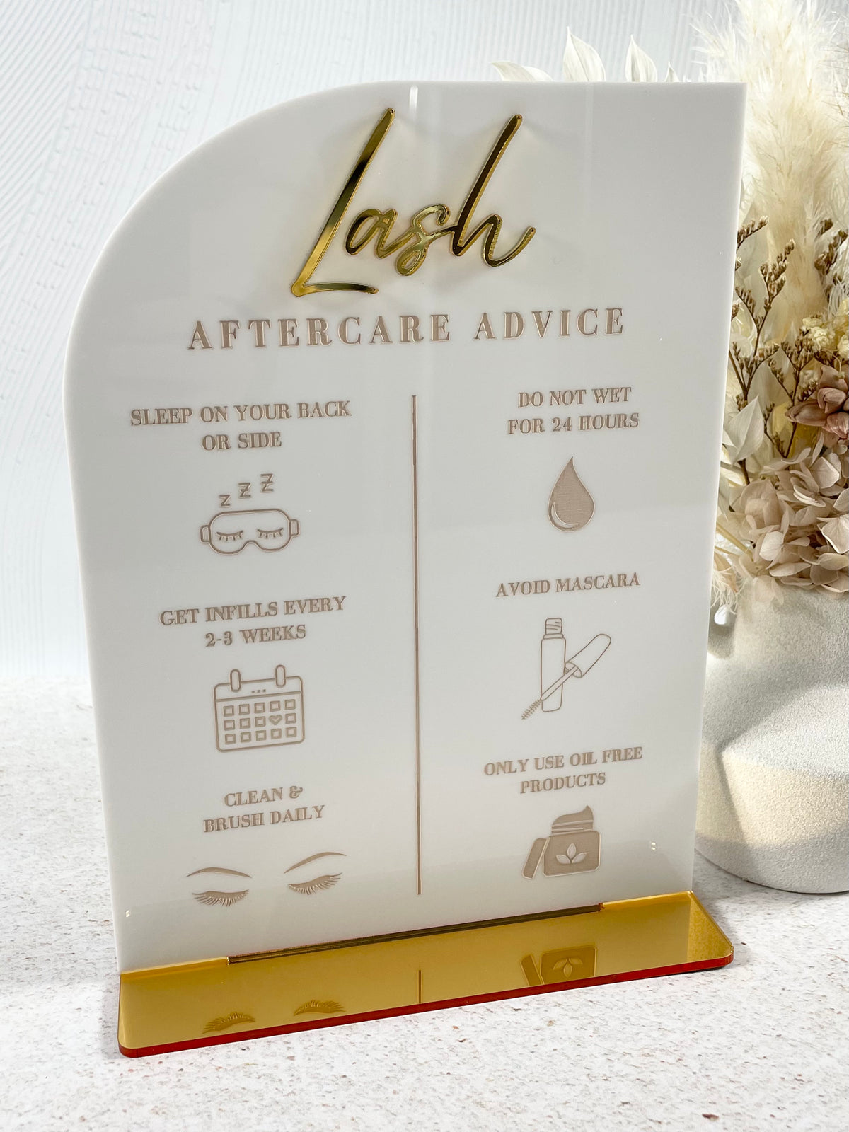 lash aftercare stand 