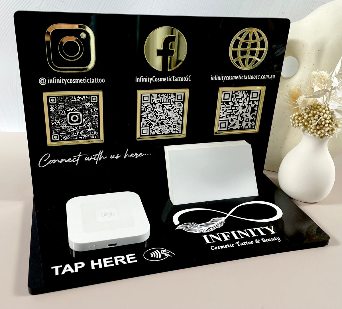qr code stand with logo 