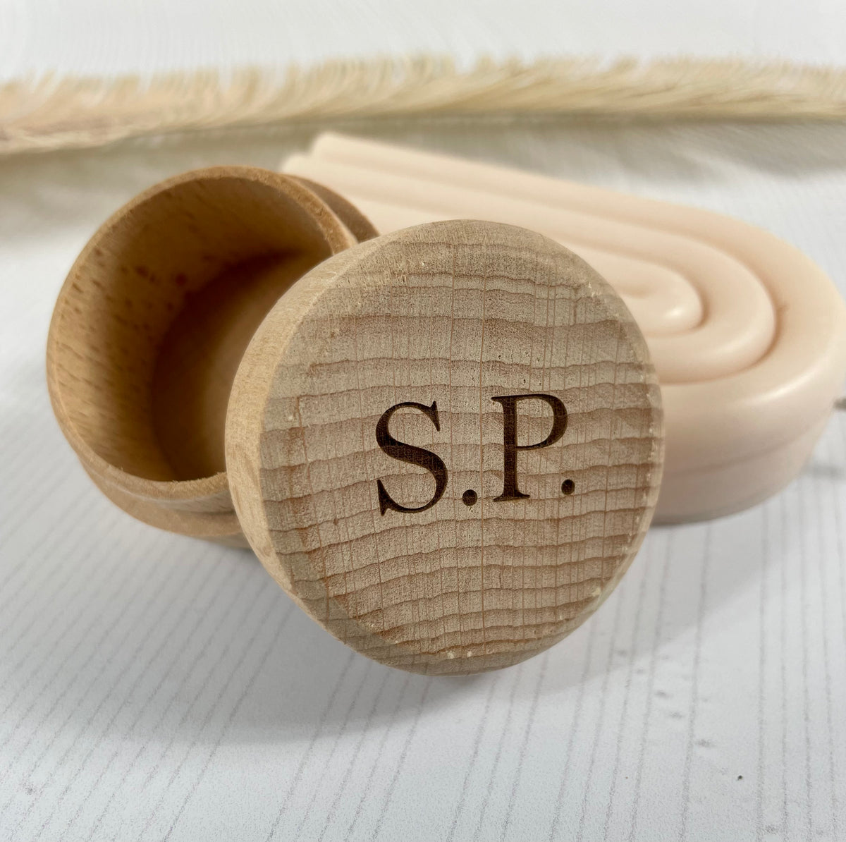 initial ring box